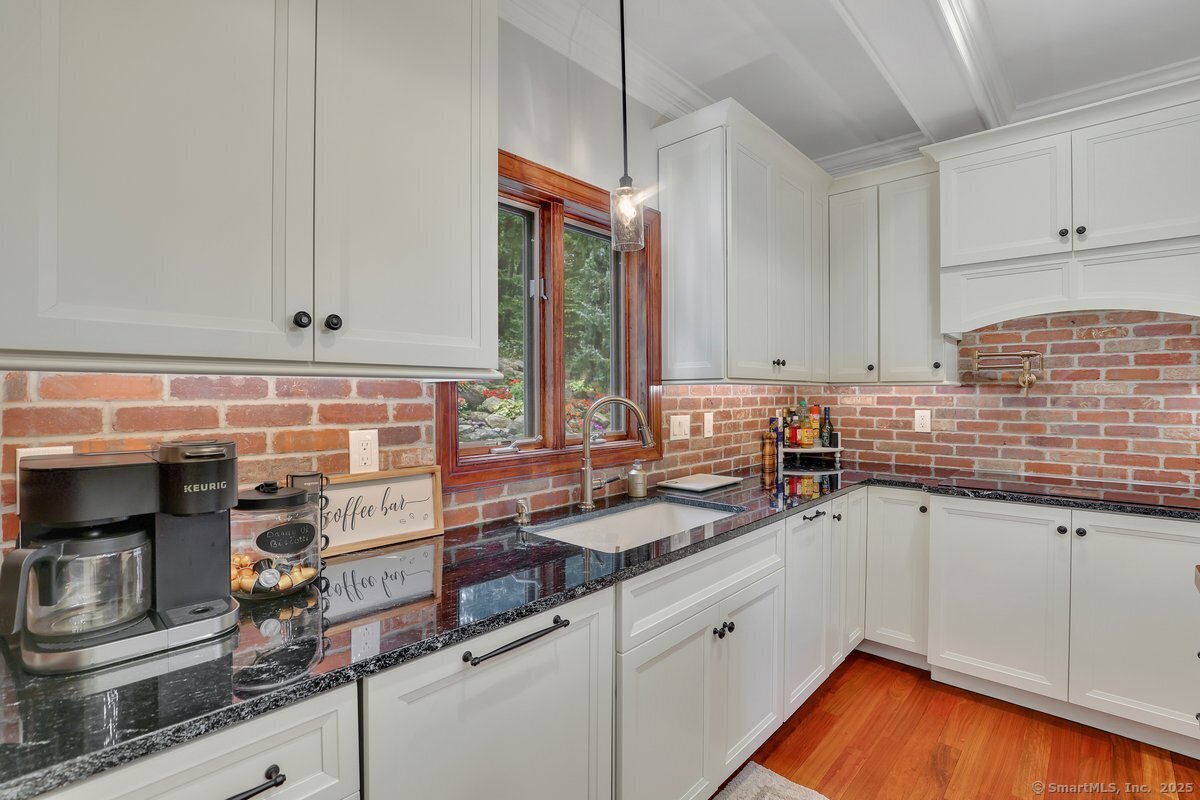 36 Sand Hill Lane Glastonbury CT 06033