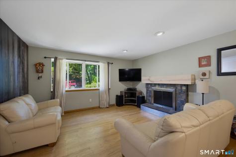10 Glenwood Terrace Cromwell CT 06416