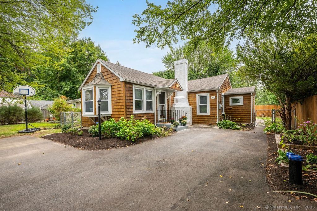 6 Pine Trail Avon CT 06001