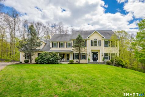 8 Curtiss Meadows Woodbury CT 06798