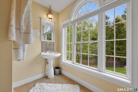 8 Curtiss Meadows Woodbury CT 06798