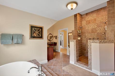 8 Curtiss Meadows Woodbury CT 06798