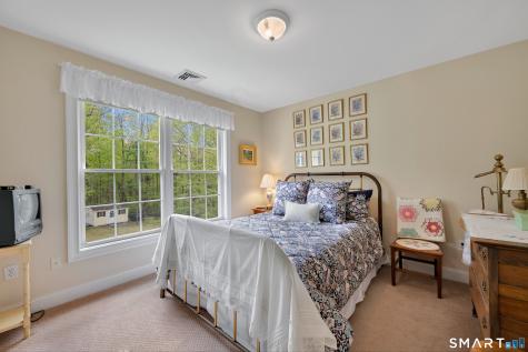 8 Curtiss Meadows Woodbury CT 06798