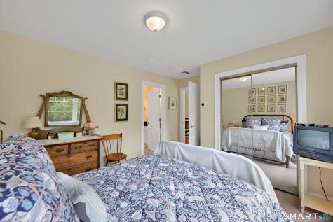 8 Curtiss Meadows Woodbury CT 06798