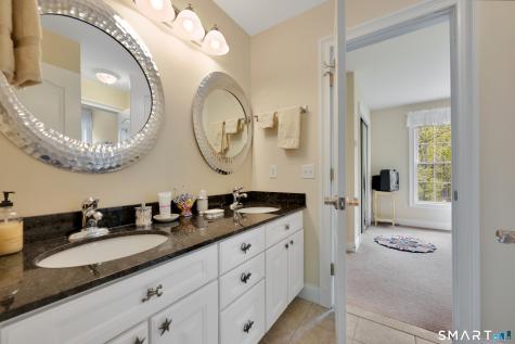 8 Curtiss Meadows Woodbury CT 06798