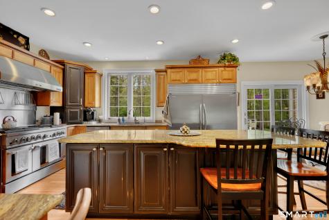 8 Curtiss Meadows Woodbury CT 06798