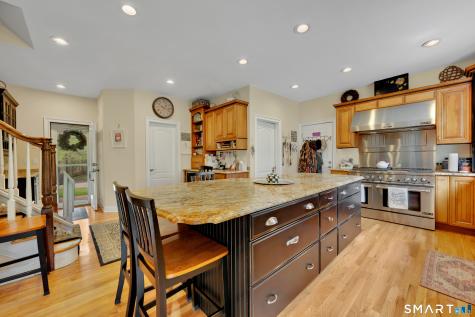 8 Curtiss Meadows Woodbury CT 06798