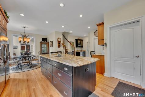 8 Curtiss Meadows Woodbury CT 06798