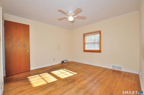 25 Warren Drive East Hartford CT 06118