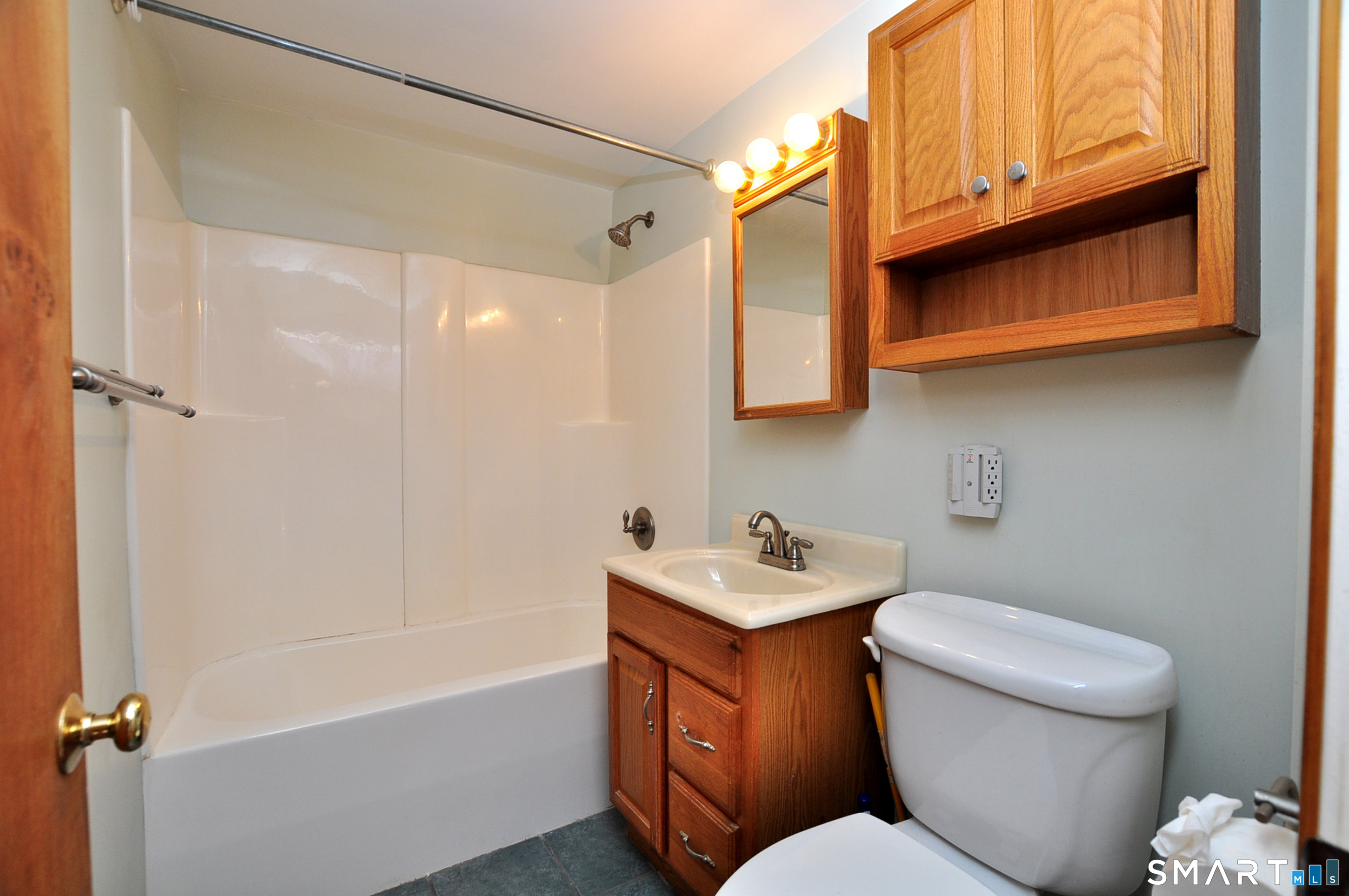 25 Warren Drive East Hartford CT 06118