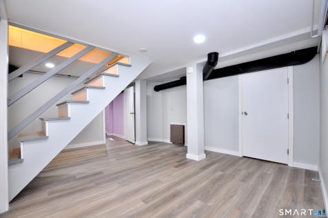 25 Warren Drive East Hartford CT 06118