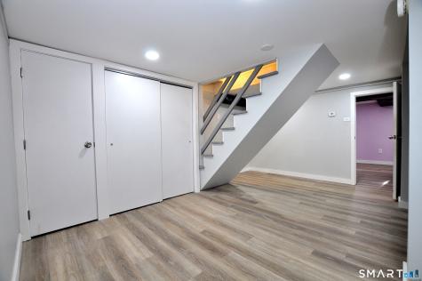 25 Warren Drive East Hartford CT 06118