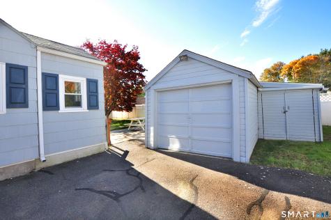 25 Warren Drive East Hartford CT 06118