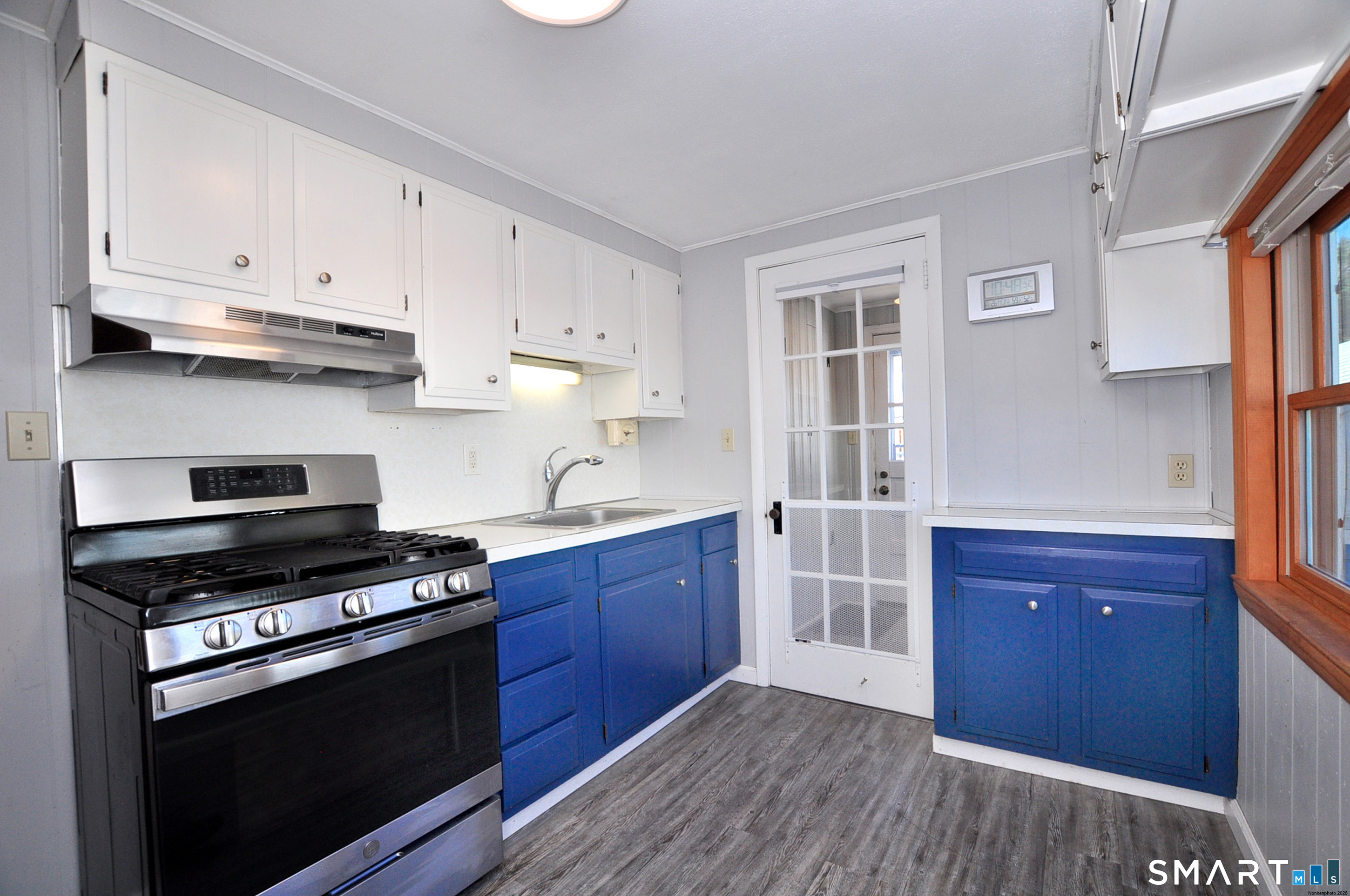 25 Warren Drive East Hartford CT 06118