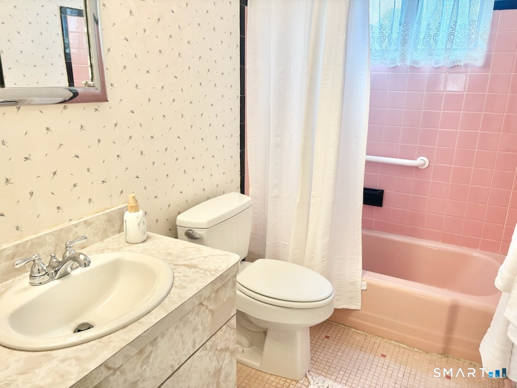 102 Diane Drive Manchester CT 06040