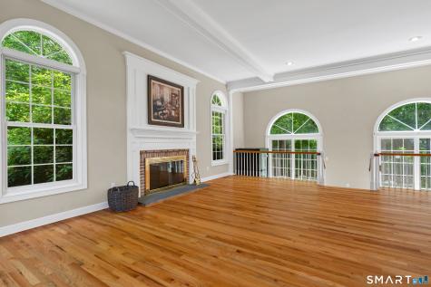 1 Crystal Terrace Woodbridge CT 06525