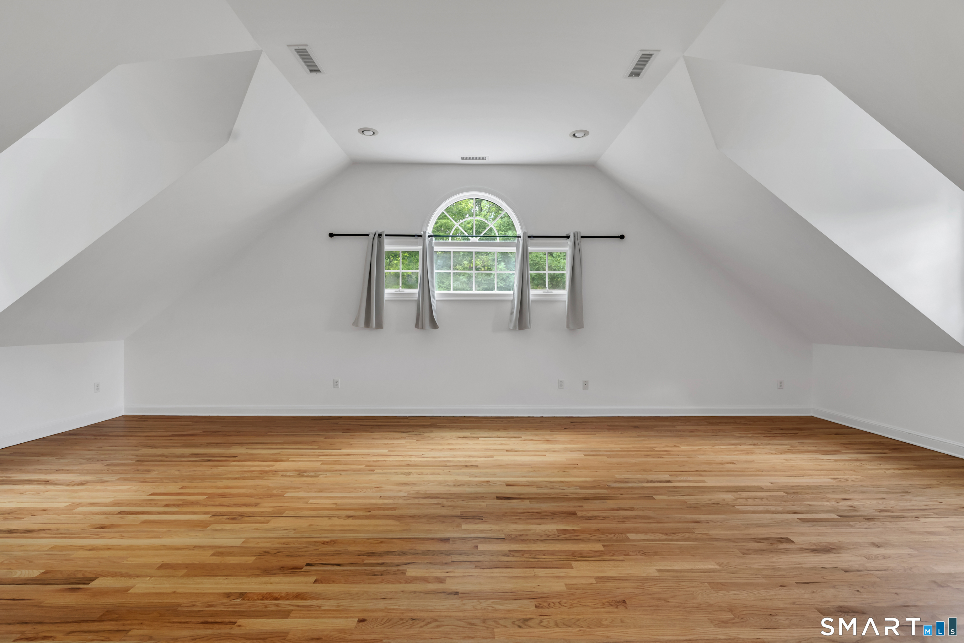 1 Crystal Terrace Woodbridge CT 06525