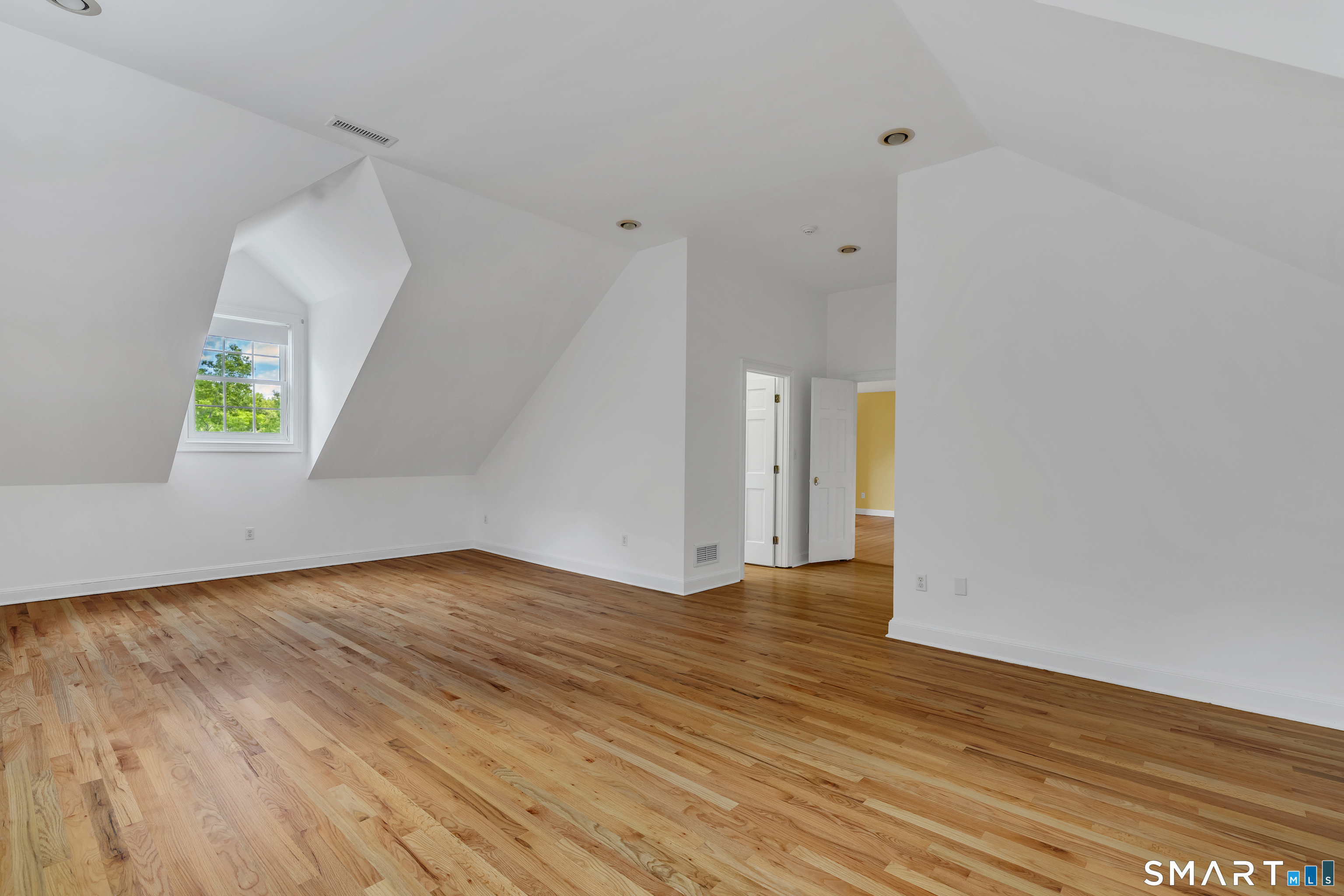 1 Crystal Terrace Woodbridge CT 06525