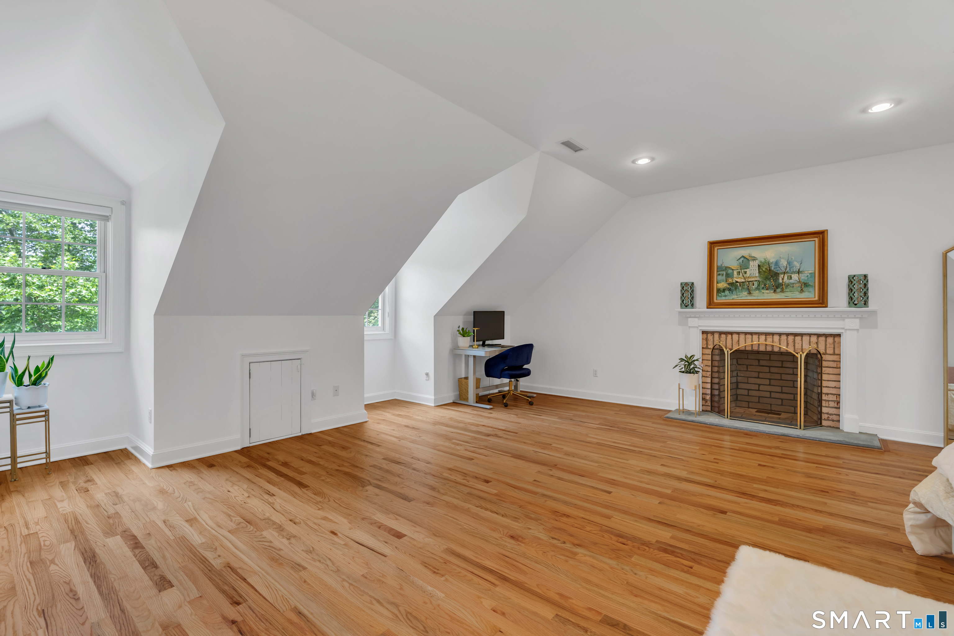 1 Crystal Terrace Woodbridge CT 06525