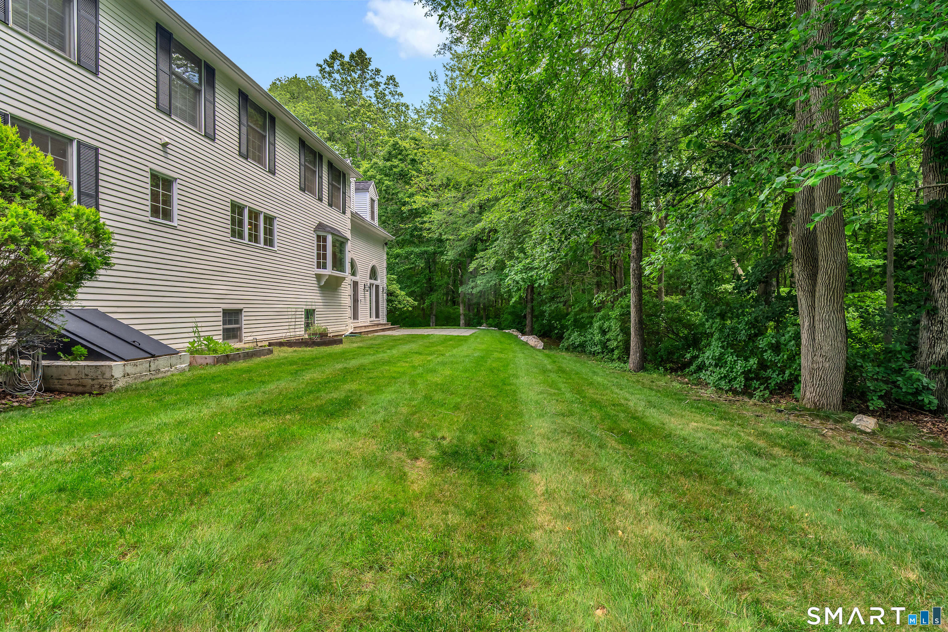 1 Crystal Terrace Woodbridge CT 06525