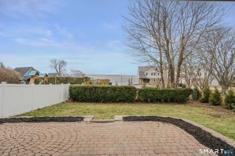 1092 Ocean Avenue New London CT 06320