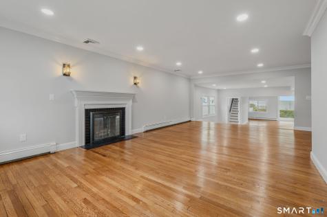 1092 Ocean Avenue New London CT 06320