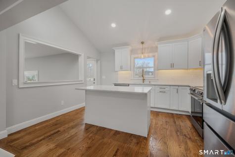 1092 Ocean Avenue New London CT 06320