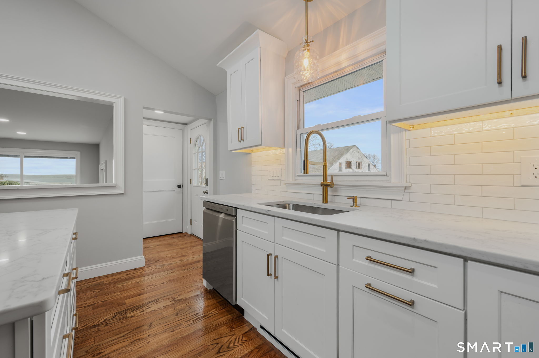 1092 Ocean Avenue New London CT 06320
