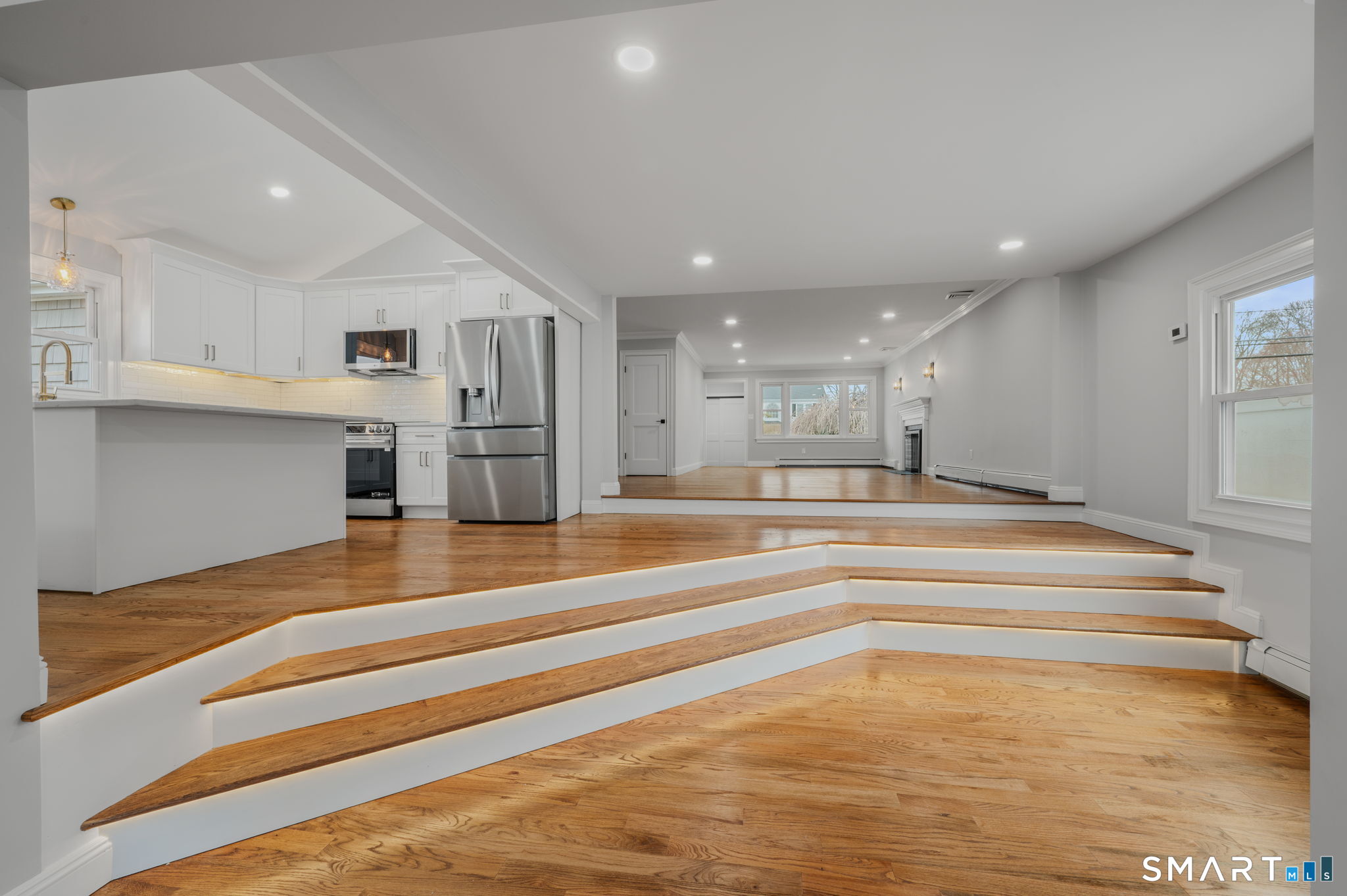 1092 Ocean Avenue New London CT 06320