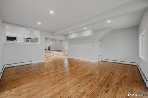 1092 Ocean Avenue New London CT 06320