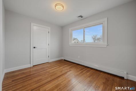 1092 Ocean Avenue New London CT 06320