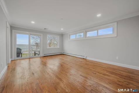 1092 Ocean Avenue New London CT 06320