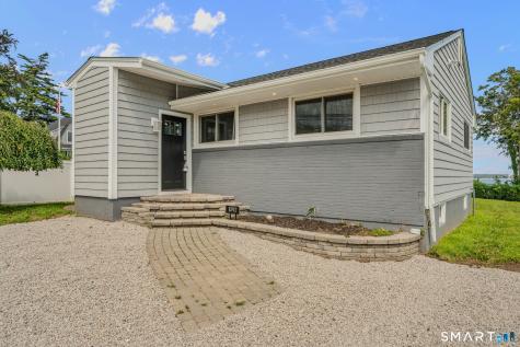1092 Ocean Avenue New London CT 06320