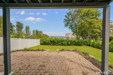 1092 Ocean Avenue New London CT 06320