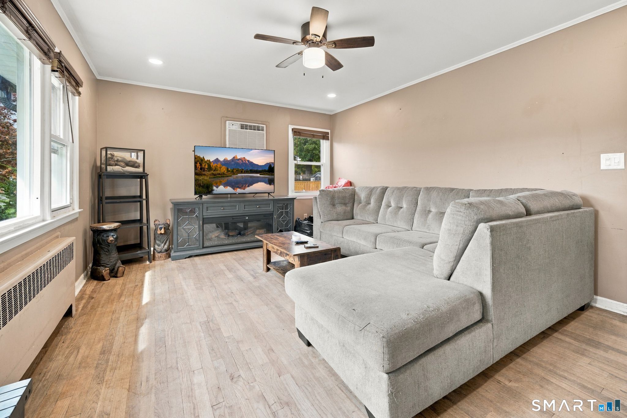 163 Roxbury Road East Hartford CT 06118
