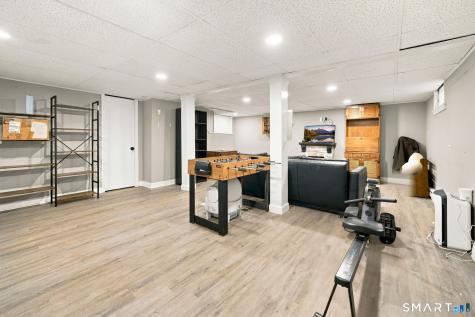 163 Roxbury Road East Hartford CT 06118