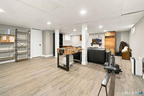 163 Roxbury Road East Hartford CT 06118