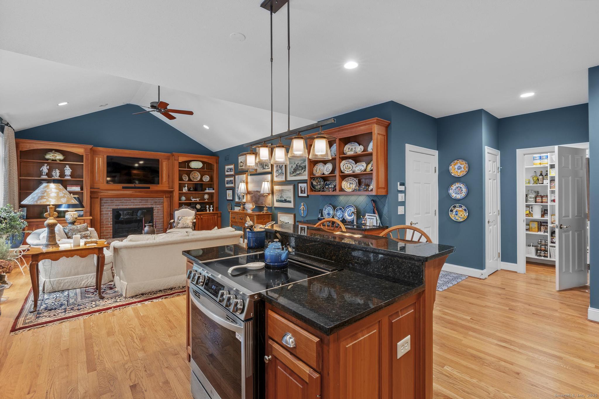 18 Daniel Circle Suffield CT 06078