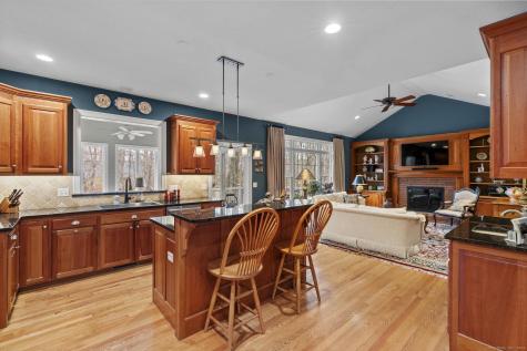 18 Daniel Circle Suffield CT 06078