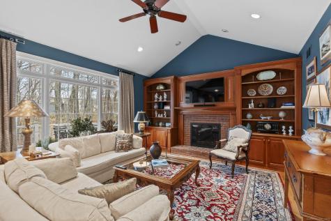 18 Daniel Circle Suffield CT 06078