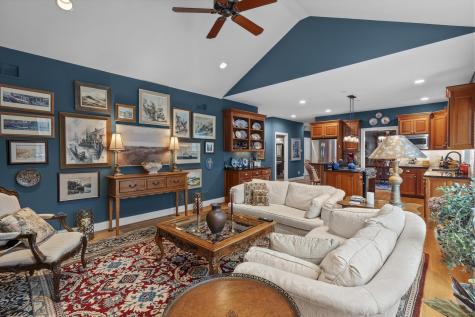 18 Daniel Circle Suffield CT 06078