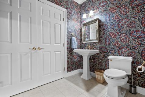 18 Daniel Circle Suffield CT 06078