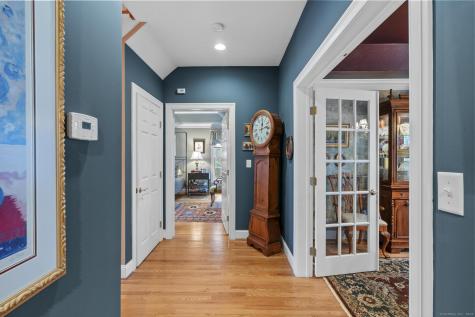 18 Daniel Circle Suffield CT 06078