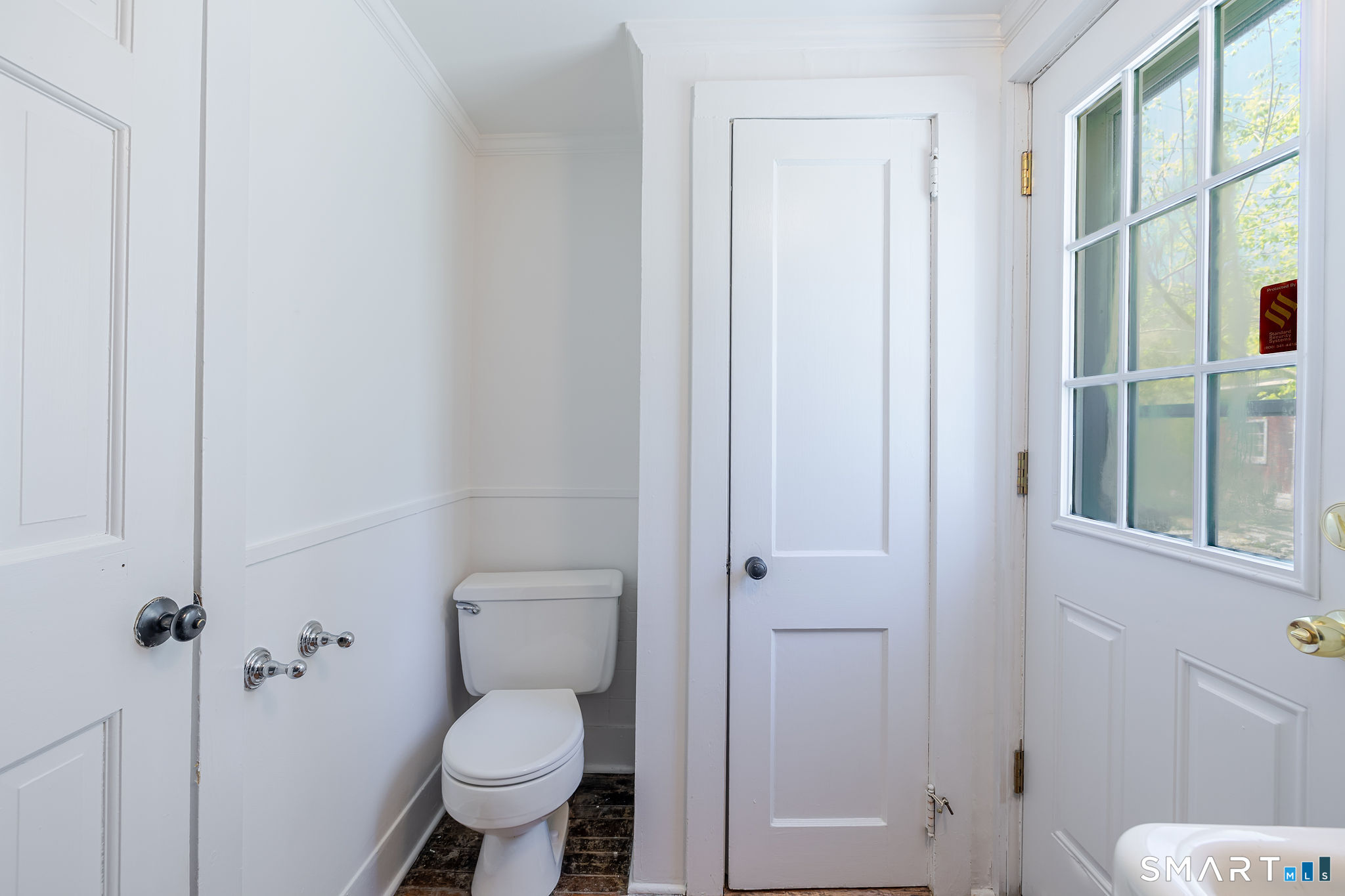 32 Pond Brook Road Newtown CT 06470