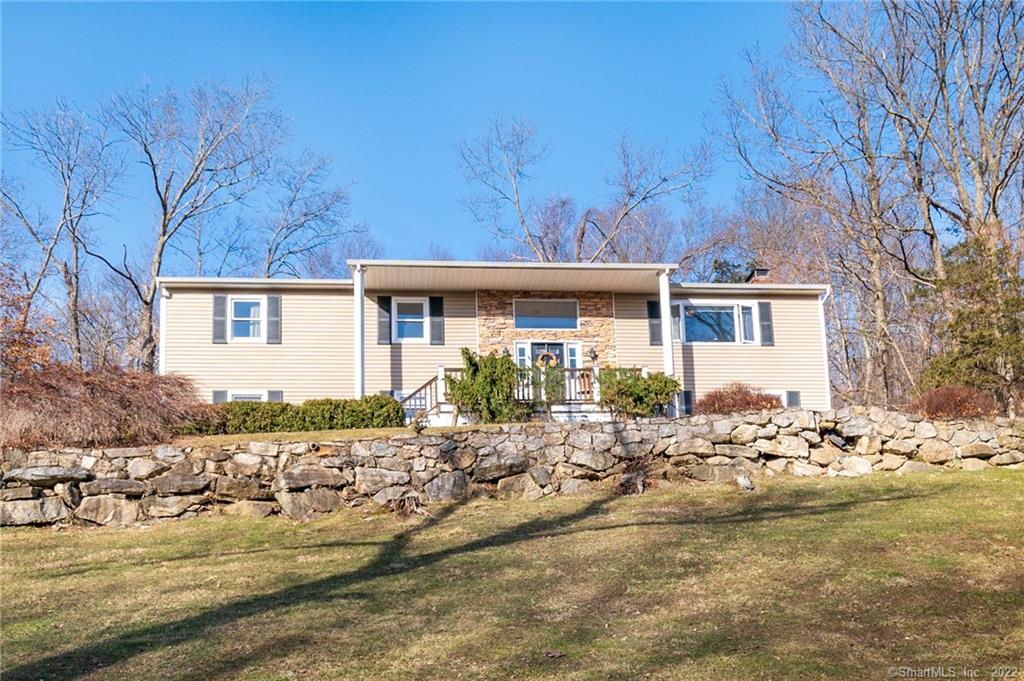 10 Woods Way New Fairfield CT 06812