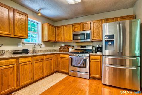117 Melbourne Court Naugatuck CT 06770