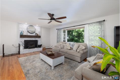 77 Pleasant Drive Bethany CT 06524