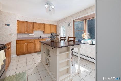 77 Pleasant Drive Bethany CT 06524