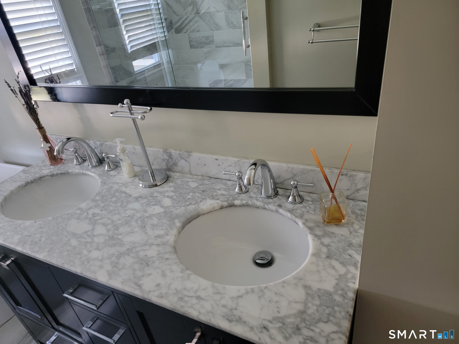 11 Cribbins Avenue Shelton CT 06484