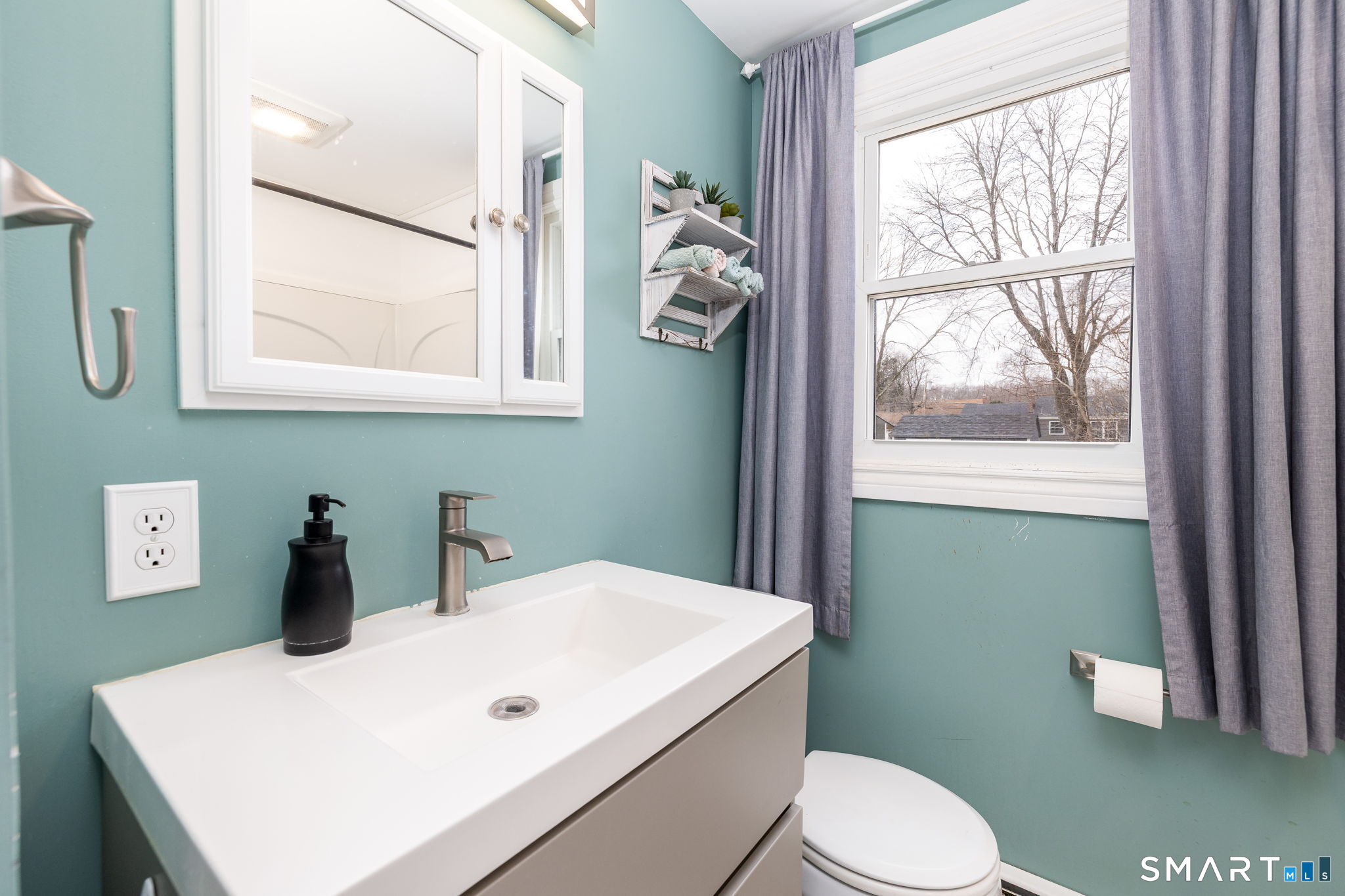 9 Glendale Road Enfield CT 06082